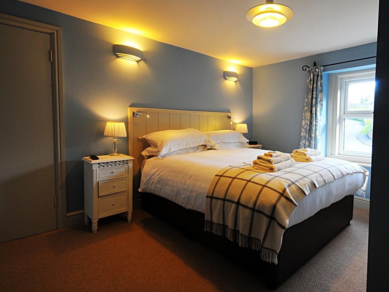 to the Samson Inn The Samson Inn